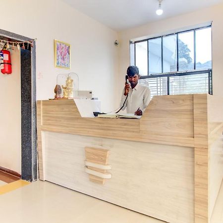 Oyo 48915 Chaitanya Green Park Hotell Vani Exteriör bild