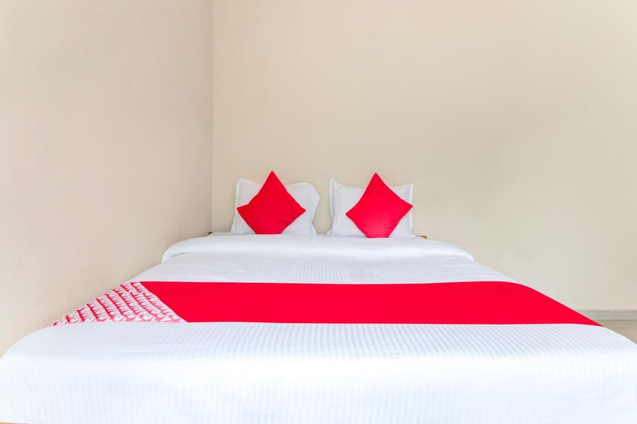 Oyo 48915 Chaitanya Green Park Hotell Vani Rum bild