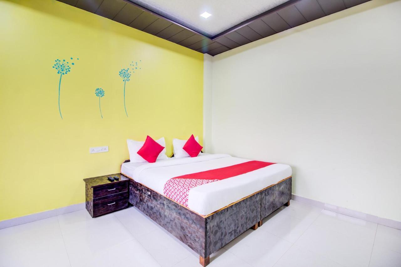 Oyo 48915 Chaitanya Green Park Hotell Vani Exteriör bild
