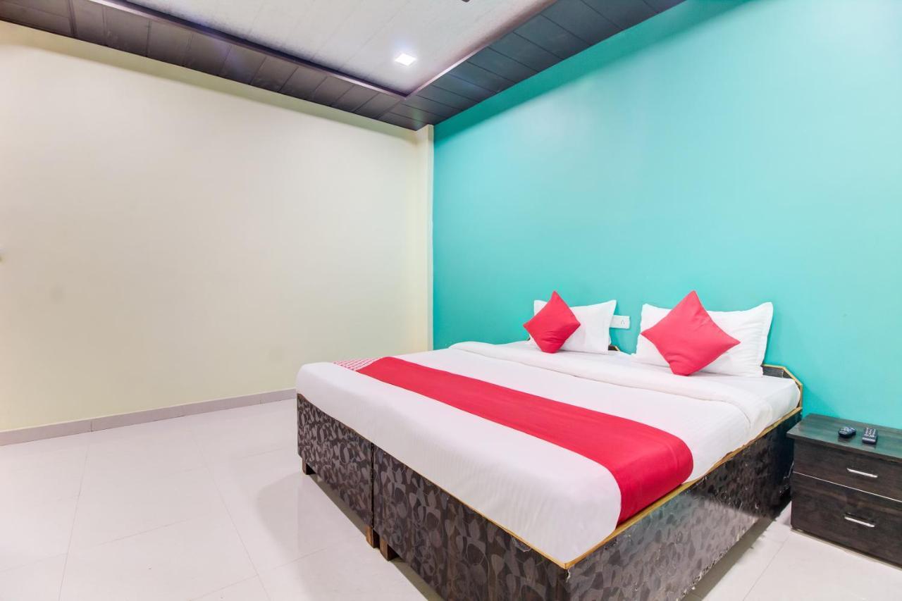 Oyo 48915 Chaitanya Green Park Hotell Vani Exteriör bild