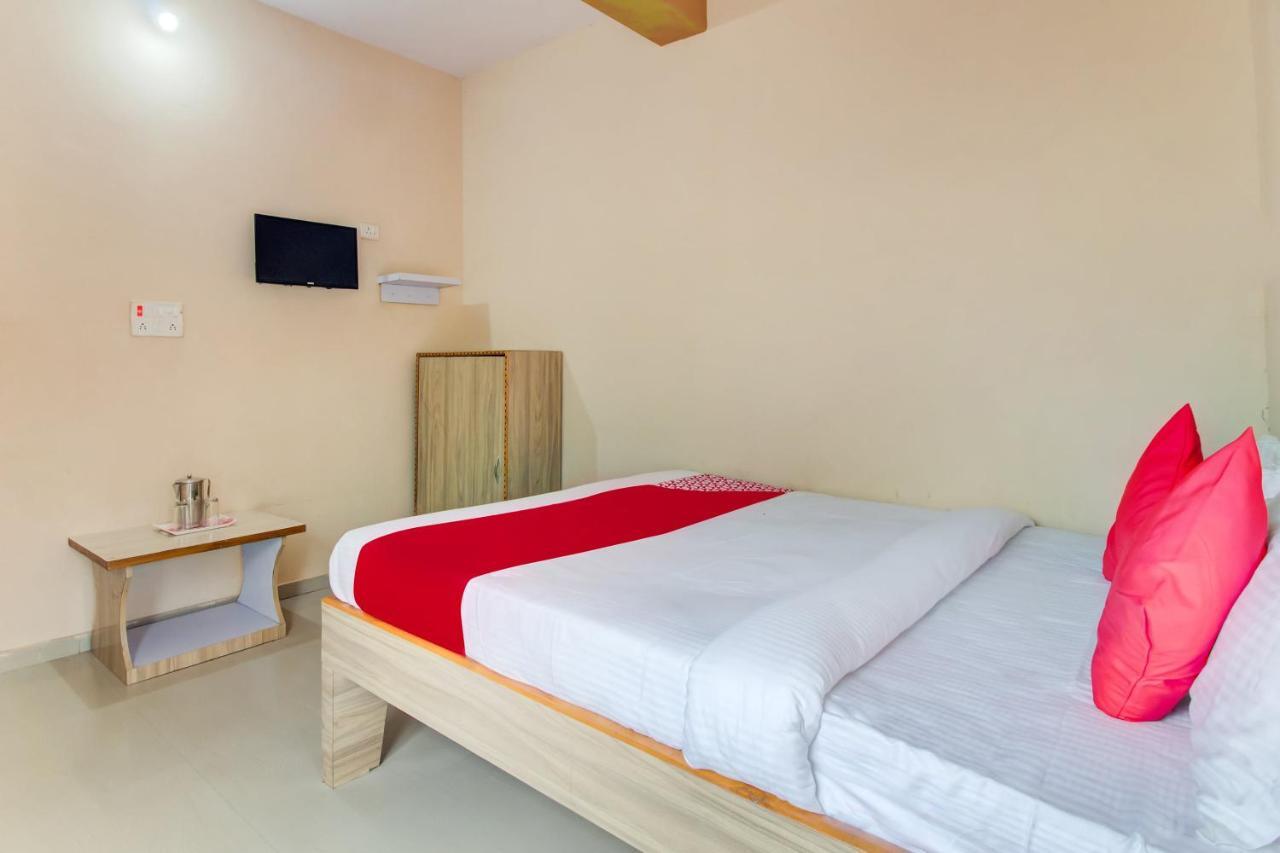 Oyo 48915 Chaitanya Green Park Hotell Vani Exteriör bild