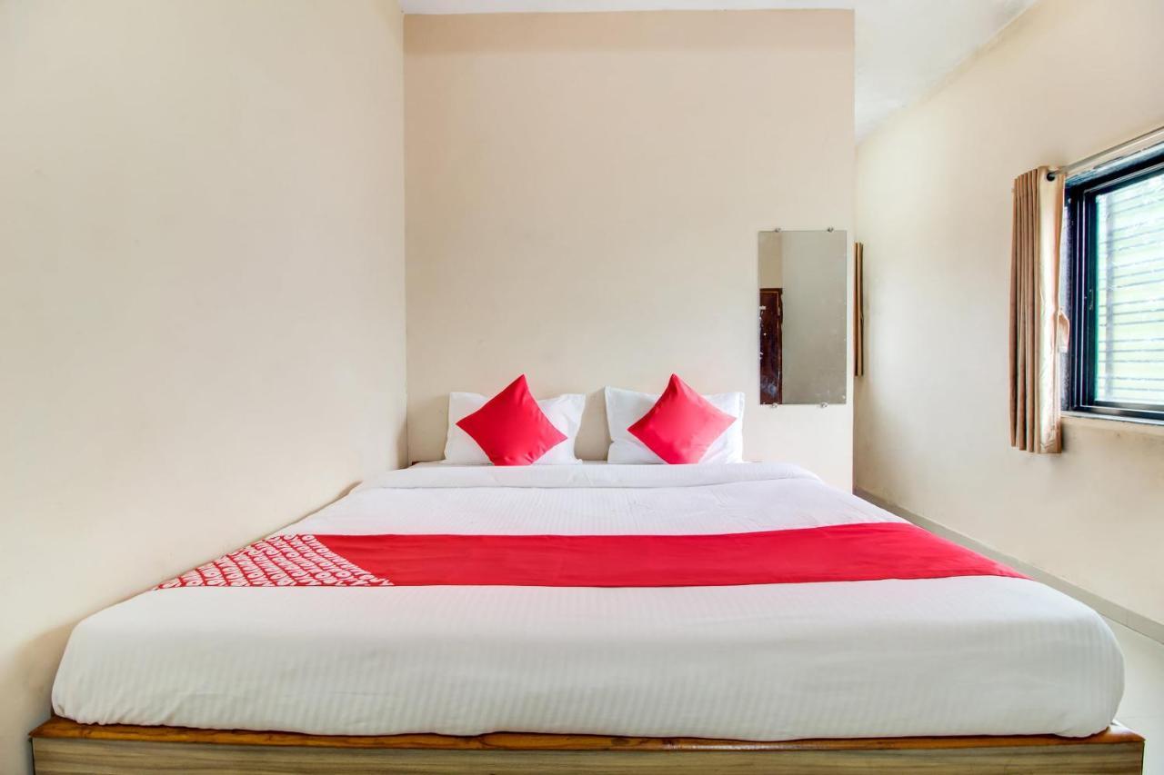 Oyo 48915 Chaitanya Green Park Hotell Vani Exteriör bild